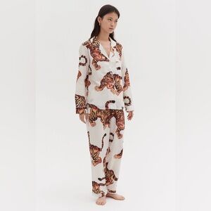 Desmond & Dempsey Rayas tiger-print cotton pajamas